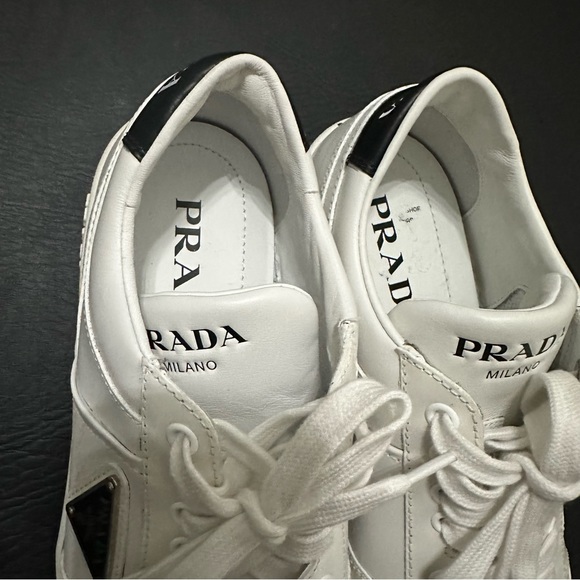 Prada bicolor calfskin low top sneakers - Picture 9 of 11